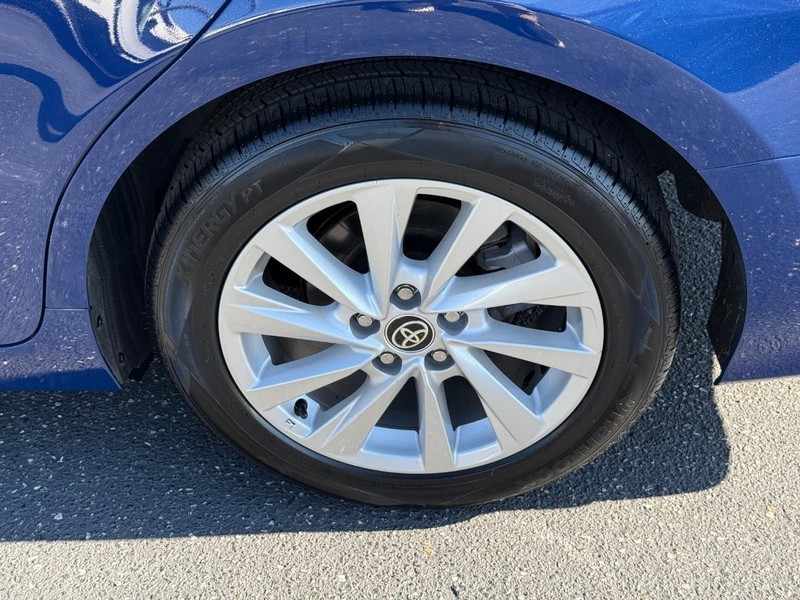 Toyota Camry Vehicle Image 06