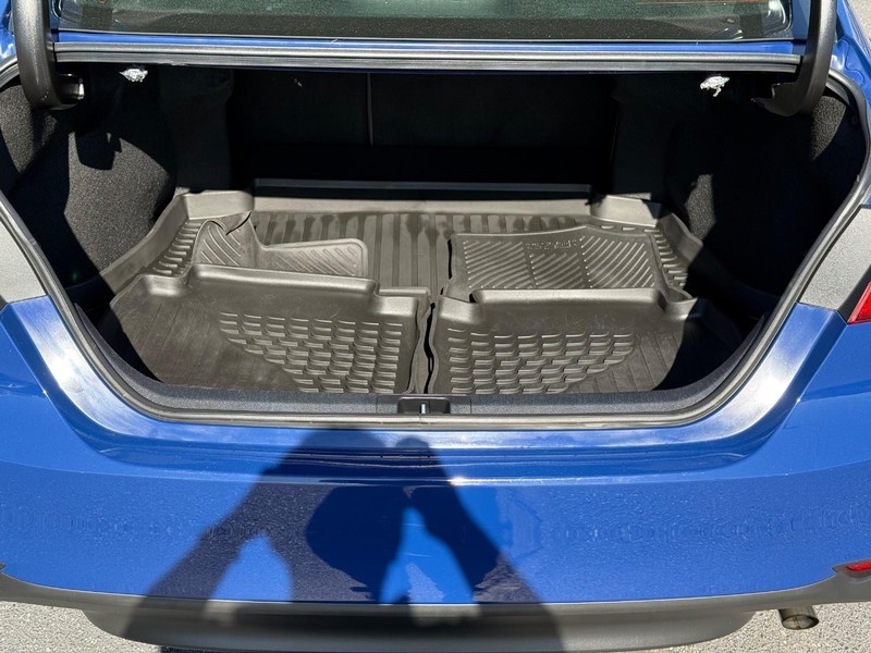 Toyota Camry Vehicle Image 07