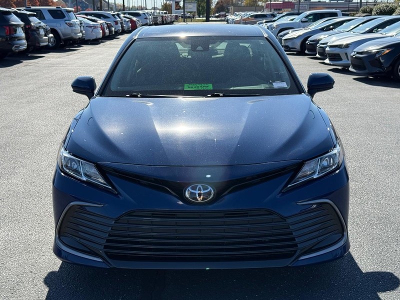 Toyota Camry Vehicle Image 09