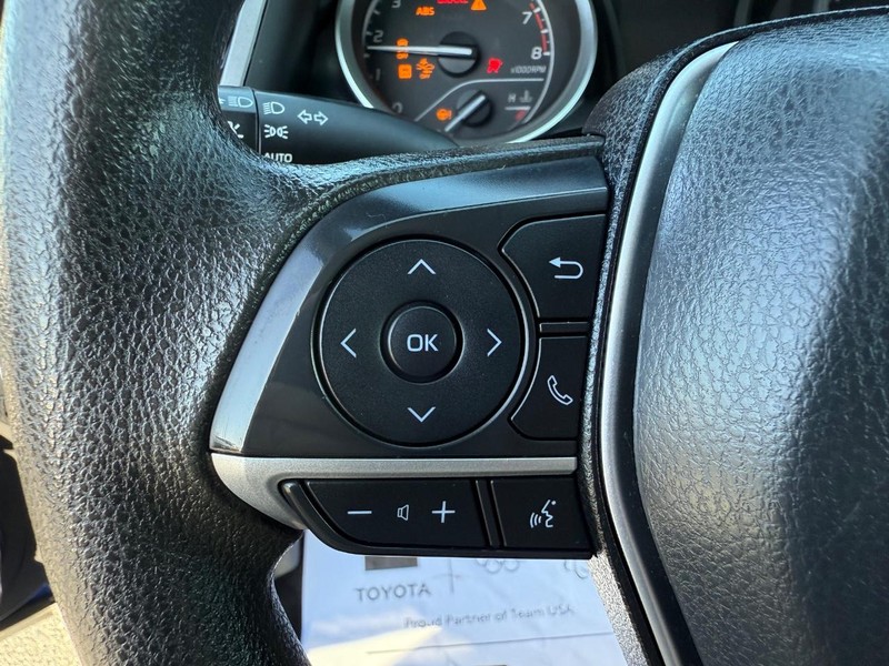 Toyota Camry Vehicle Image 13