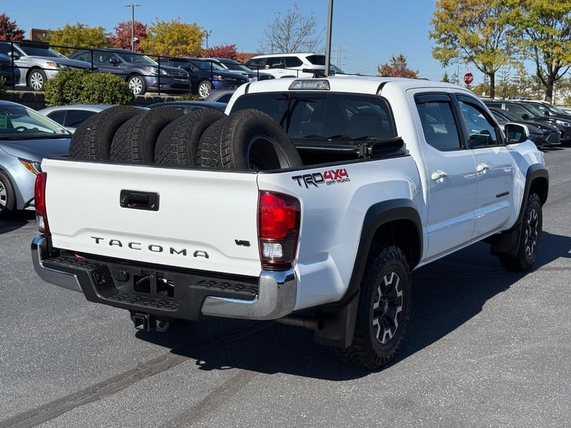 Toyota Tacoma 4WD Vehicle Image 03