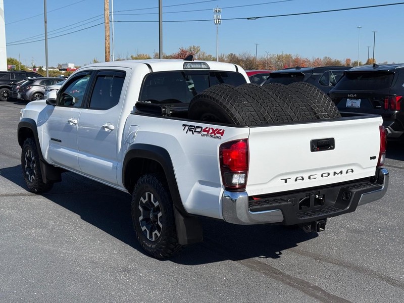 Toyota Tacoma 4WD Vehicle Image 05