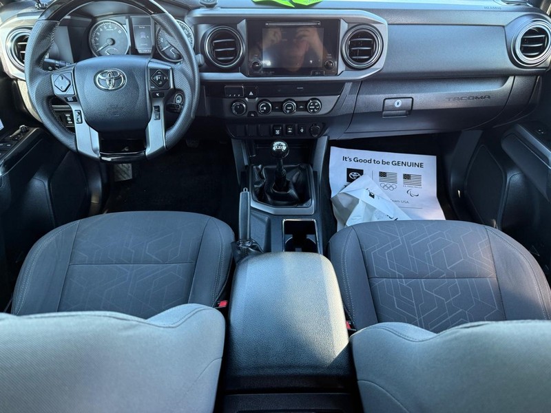 Toyota Tacoma 4WD Vehicle Image 10