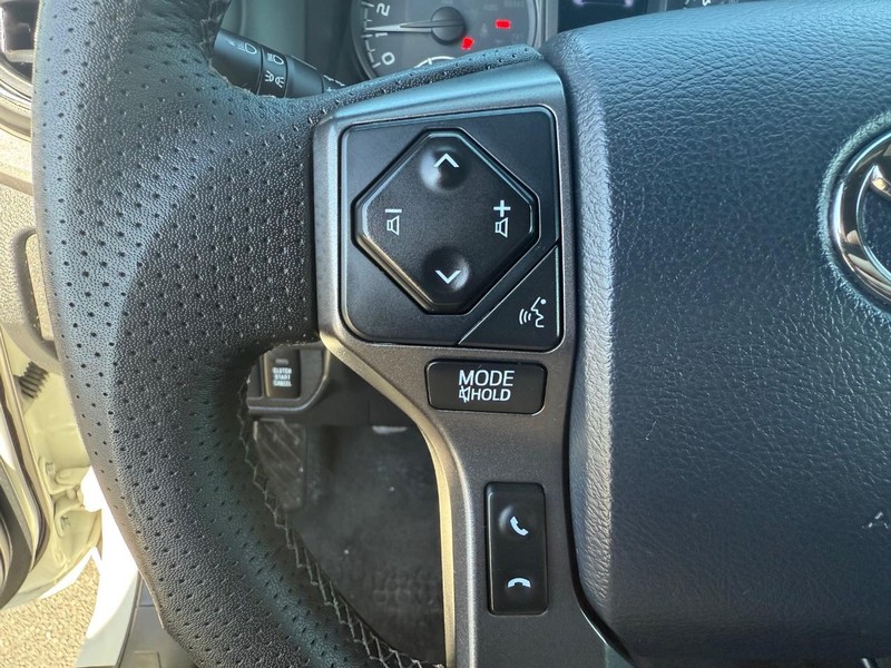 Toyota Tacoma 4WD Vehicle Image 12