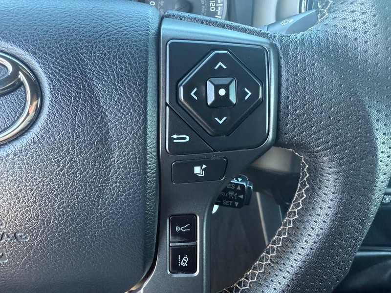 Toyota Tacoma 4WD Vehicle Image 13