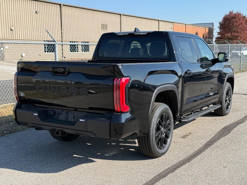 Toyota Tundra 4WD Vehicle Image 03