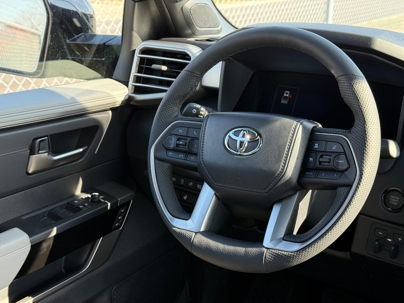 Toyota Tundra 4WD Vehicle Image 07