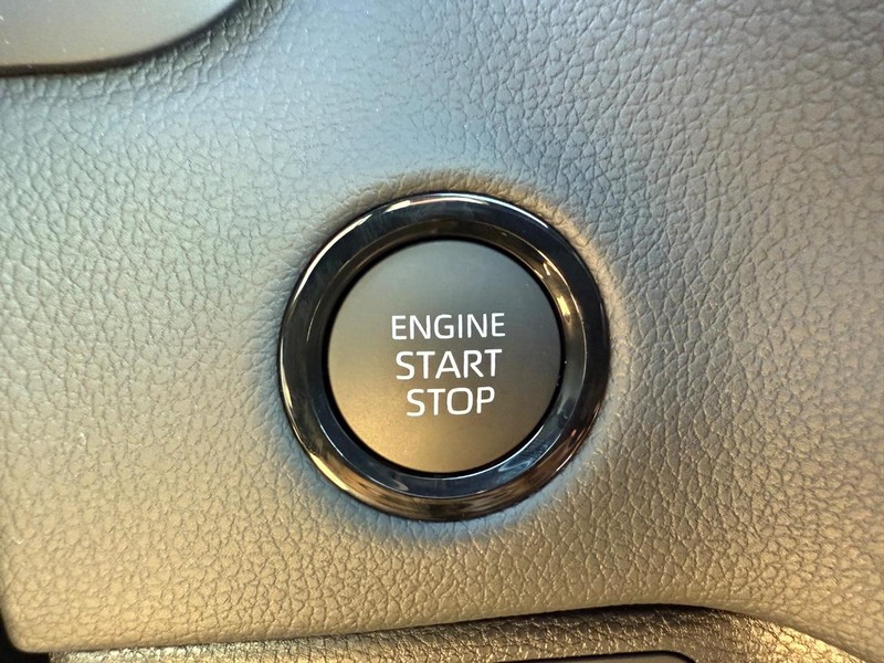 Toyota Tundra 4WD Vehicle Image 10