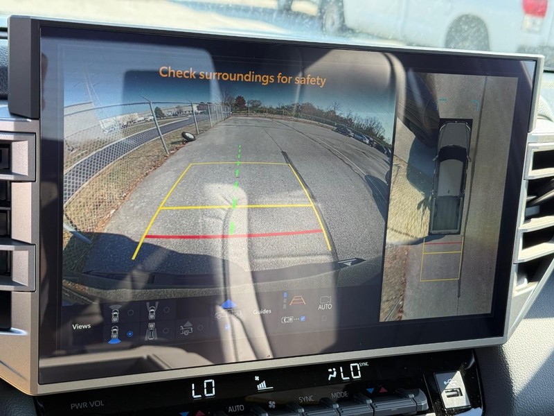 Toyota Tundra 4WD Vehicle Image 13