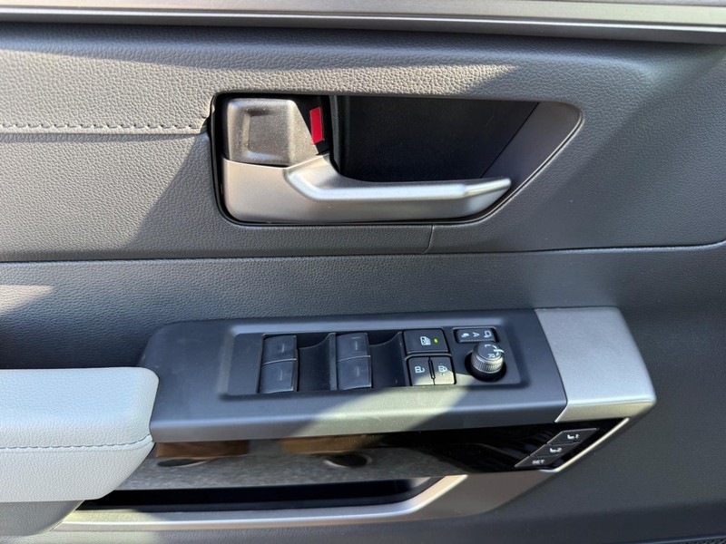 Toyota Tundra 4WD Vehicle Image 19