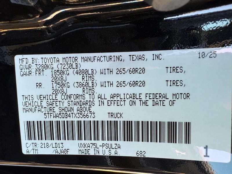 Toyota Tundra 4WD Vehicle Image 21