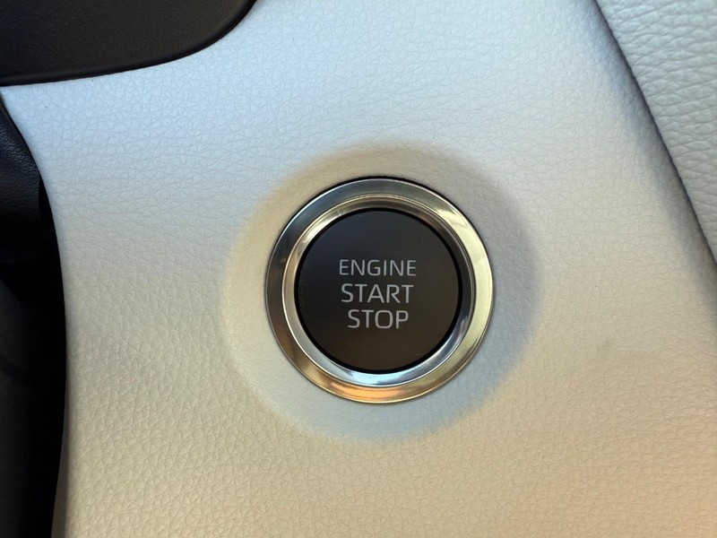 Toyota Corolla Vehicle Image 09