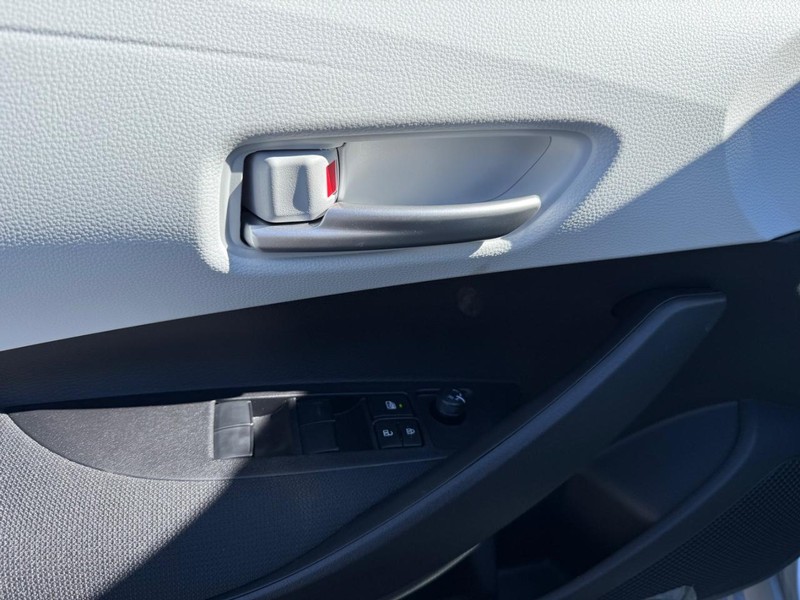 Toyota Corolla Vehicle Image 17