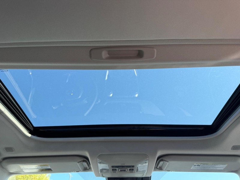 Toyota RAV4 Vehicle Image 05