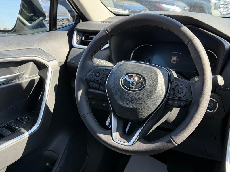 Toyota RAV4 Vehicle Image 07