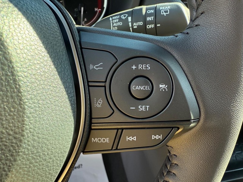 Toyota RAV4 Vehicle Image 09