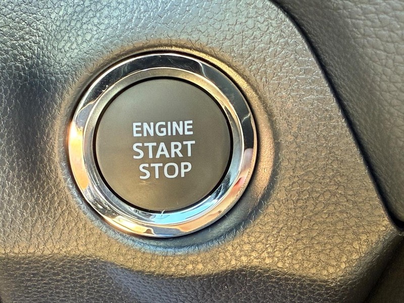 Toyota RAV4 Vehicle Image 10