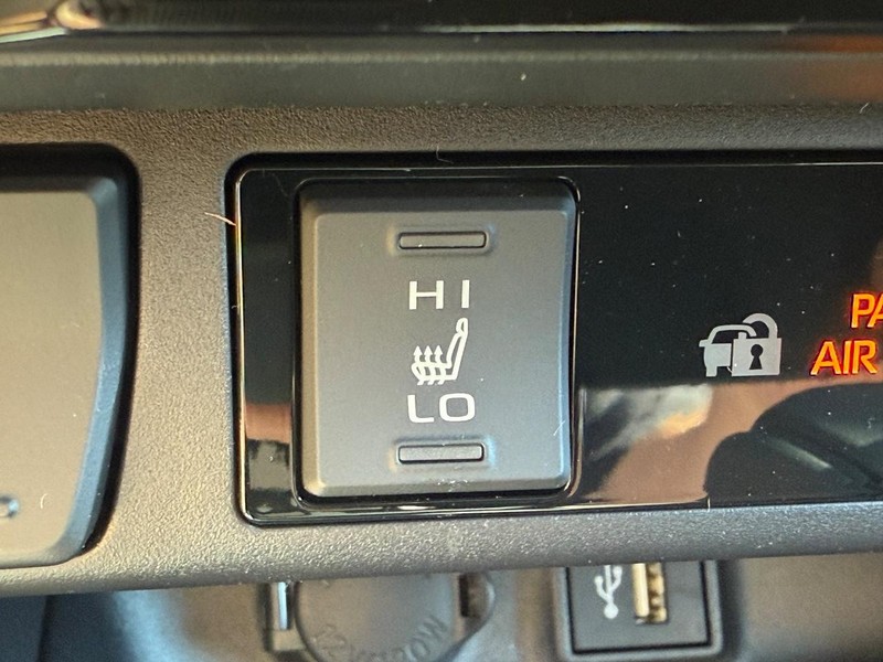 Toyota RAV4 Vehicle Image 11