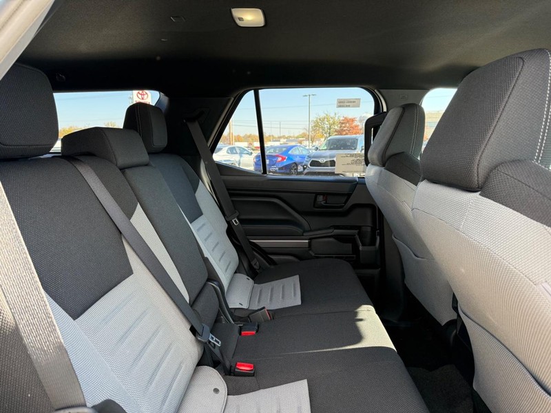 Toyota 4Runner Vehicle Image 04