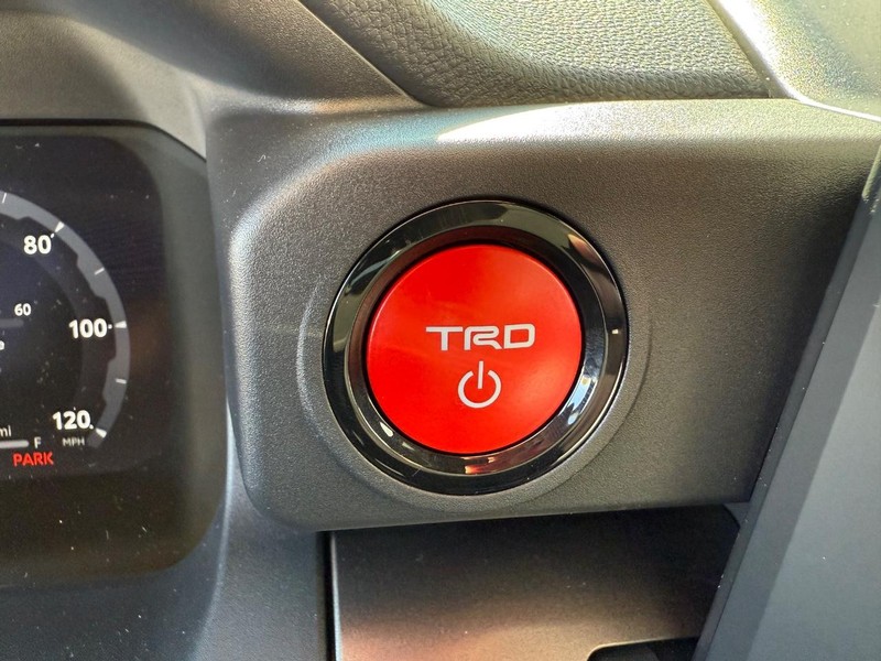 Toyota 4Runner Vehicle Image 09