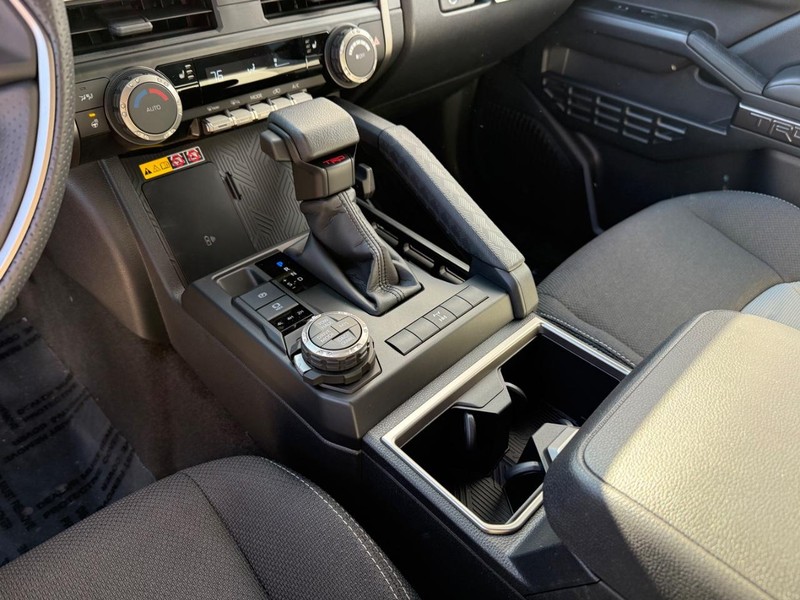 Toyota 4Runner Vehicle Image 14