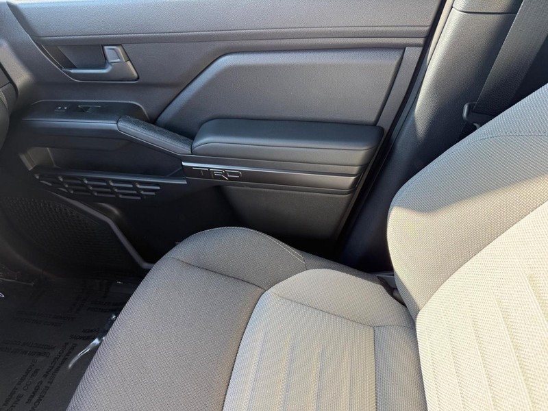 Toyota 4Runner Vehicle Image 15