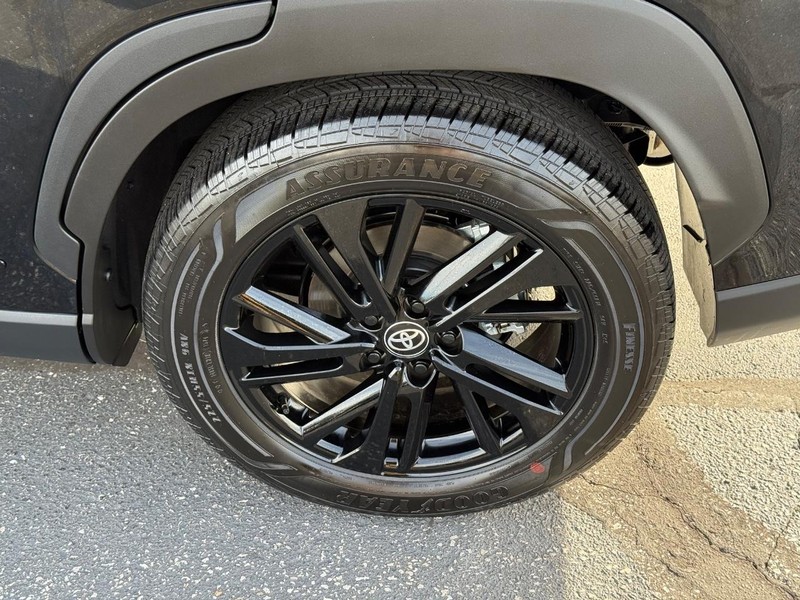 Toyota Corolla Cross Vehicle Image 06