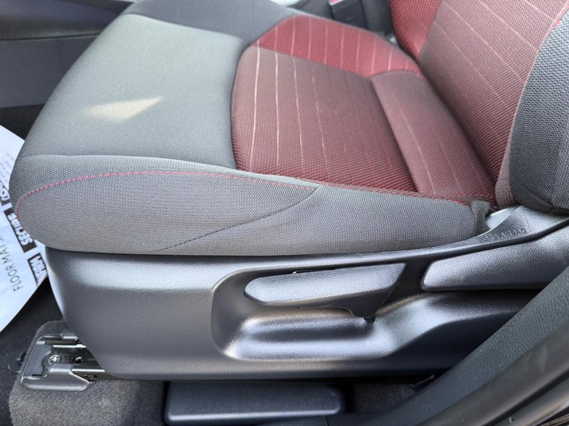 Toyota Corolla Cross Vehicle Image 26