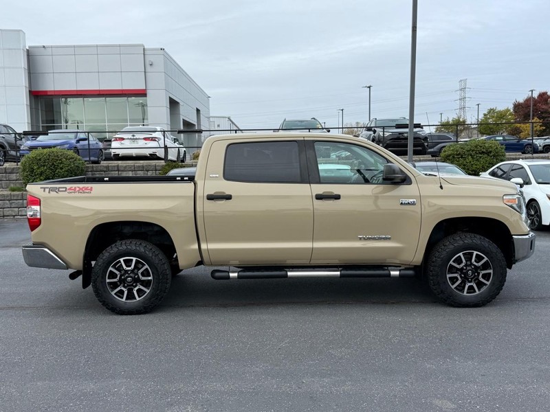 Toyota Tundra 4WD Vehicle Image 02