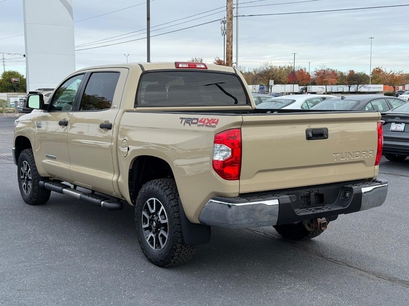 Toyota Tundra 4WD Vehicle Image 05