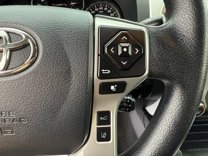 Toyota Tundra 4WD Vehicle Image 14