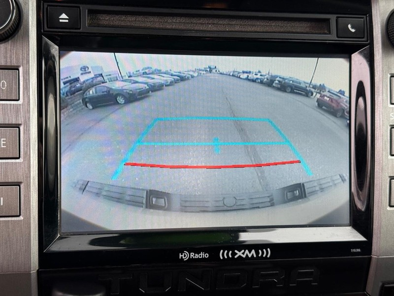 Toyota Tundra 4WD Vehicle Image 16