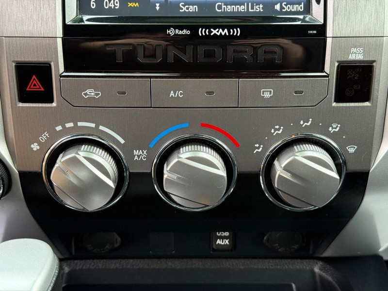 Toyota Tundra 4WD Vehicle Image 17