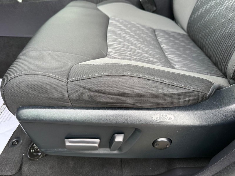 Toyota Tundra 4WD Vehicle Image 23