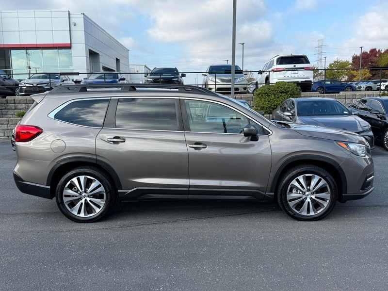 Subaru Ascent Vehicle Image 02