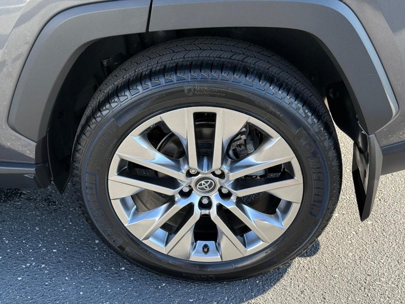 Toyota RAV4 Vehicle Image 06