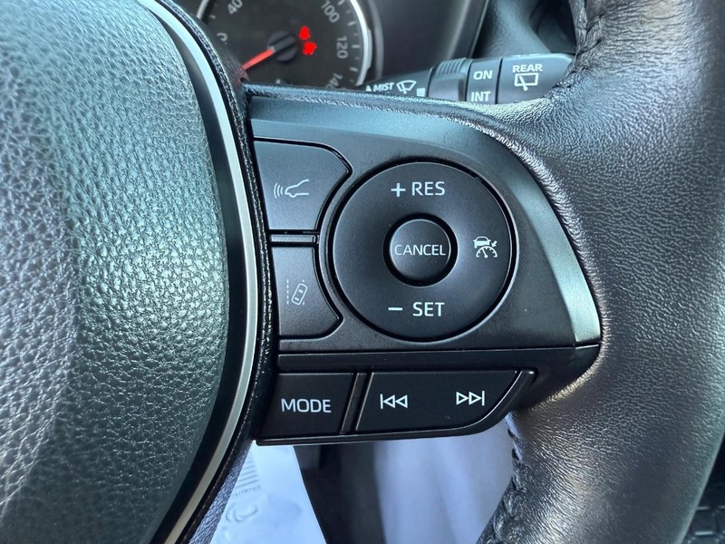 Toyota RAV4 Vehicle Image 16