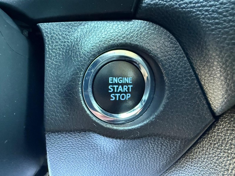 Toyota RAV4 Vehicle Image 17