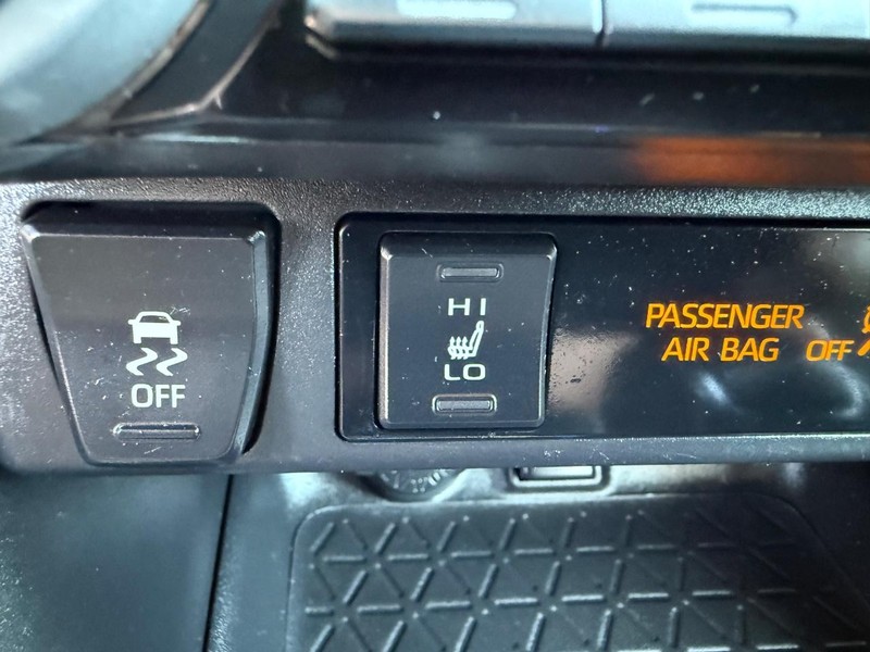 Toyota RAV4 Vehicle Image 18