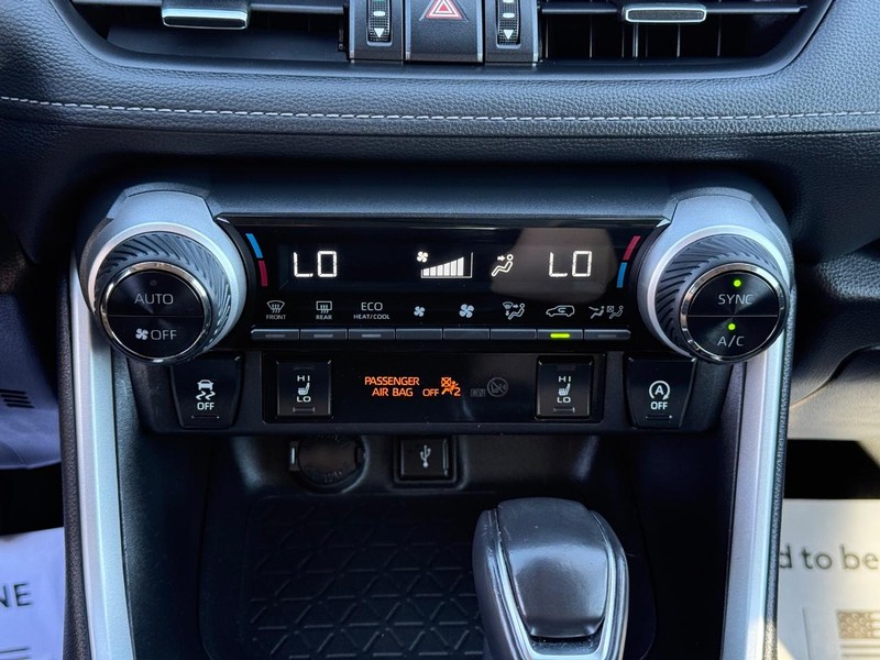 Toyota RAV4 Vehicle Image 21