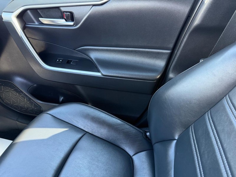 Toyota RAV4 Vehicle Image 23