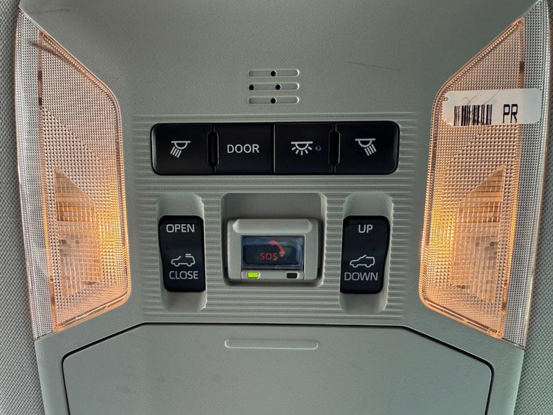 Toyota RAV4 Vehicle Image 24