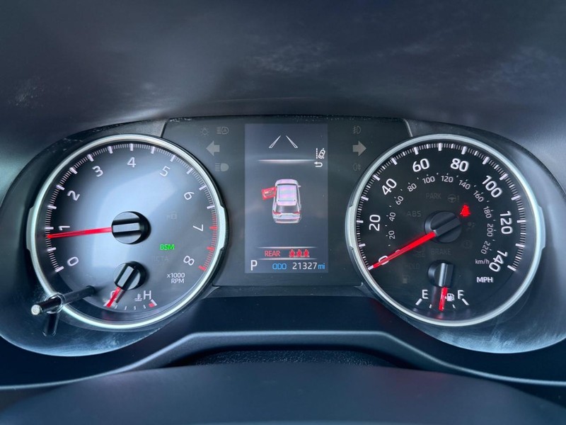 Toyota RAV4 Vehicle Image 25