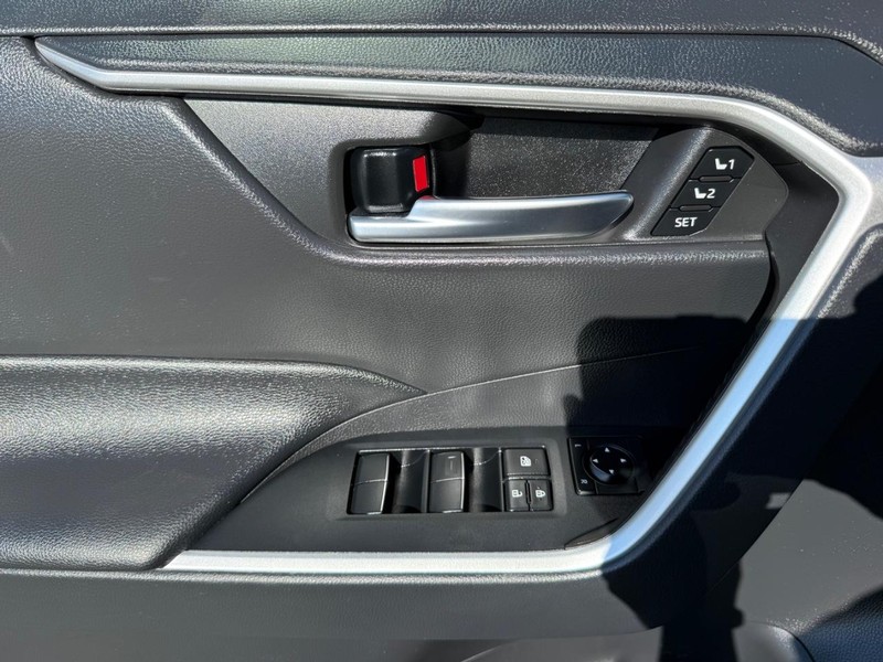 Toyota RAV4 Vehicle Image 27
