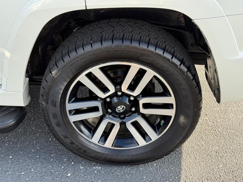 Toyota 4Runner Vehicle Image 06