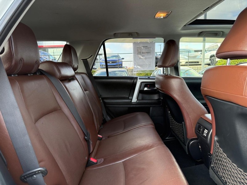Toyota 4Runner Vehicle Image 10