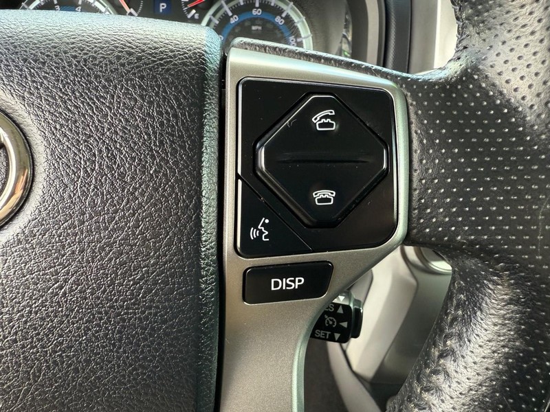 Toyota 4Runner Vehicle Image 15