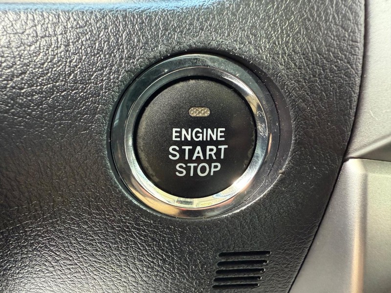 Toyota 4Runner Vehicle Image 16