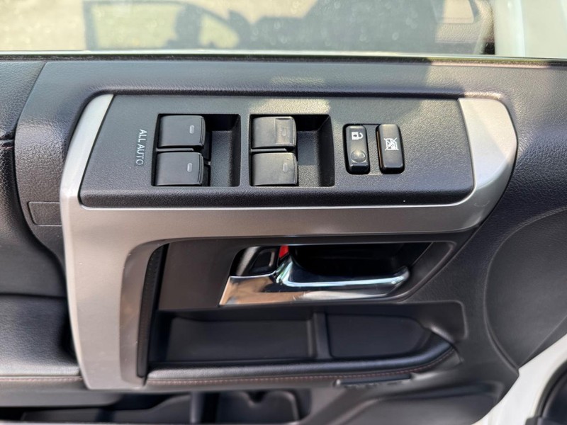 Toyota 4Runner Vehicle Image 26