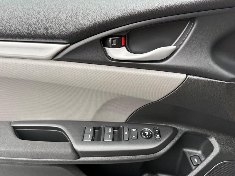 Honda Civic Sedan Vehicle Image 22